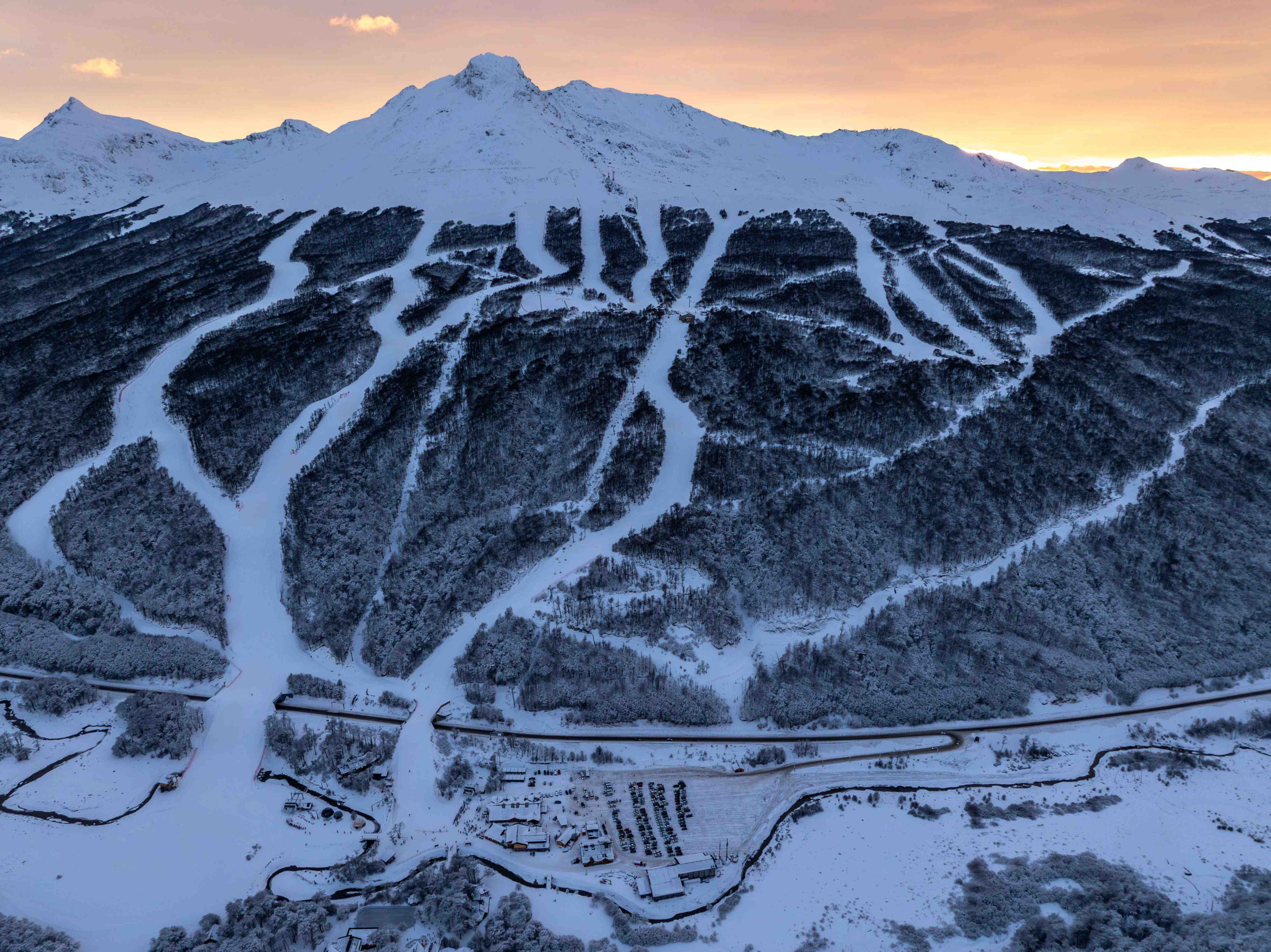 <span class="tit_secc">INSTITUTIONAL </span>Cerro Castor